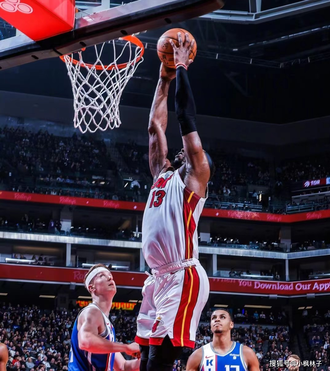 詹姆斯达成40000分里程碑却输球 詹姆斯达成40000分里程碑却输球