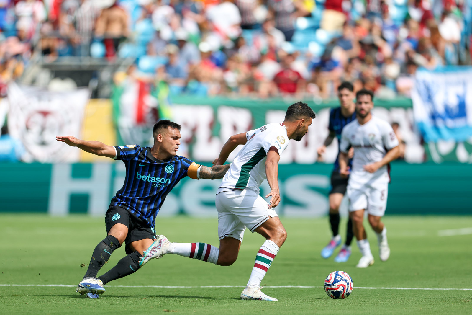 哈希网站 -马赛迎亚冠关键赛，冲刺阶段防线松动，震撼外界，阵容厚度经受考验 